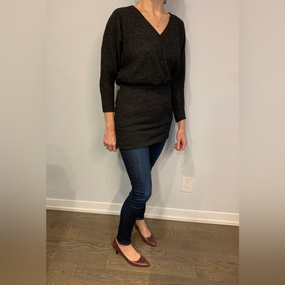 🎉HOST PICK🎉🎉 Lush - gorgeous grey tunic length top or mini dress - Picture 4 of 10